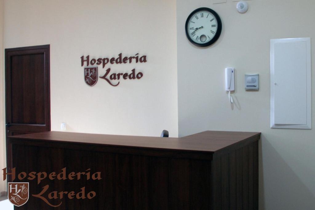 Hotel Hospederia Laredo à La Carlota Extérieur photo